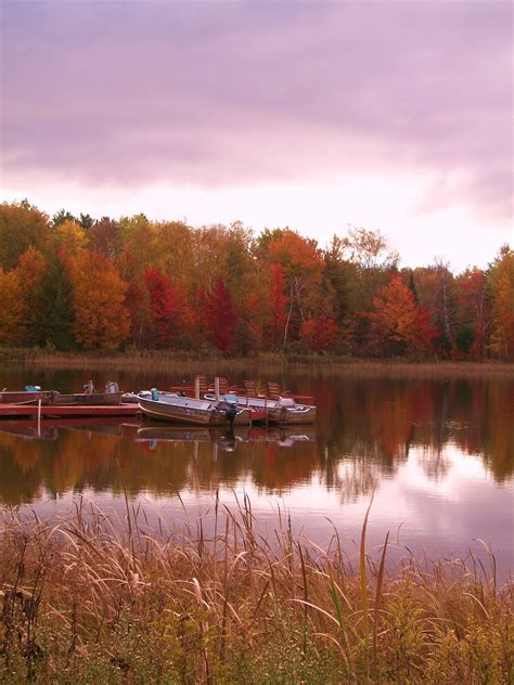 Northern Michigan lake at sunset | Fall in michigan, Lake, Northern ...