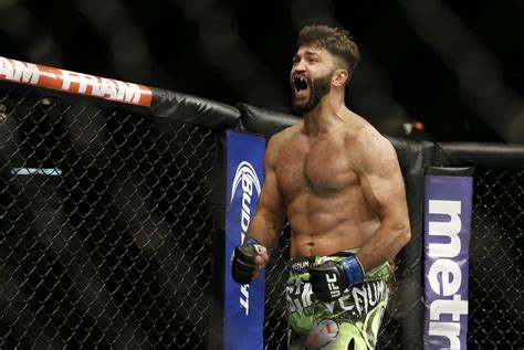 Andrei Arlovski Avoids Danger, Edges Frank Mir In Las Vegas