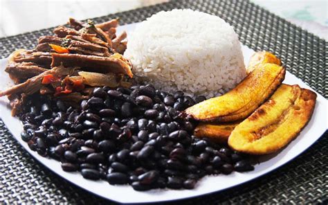 16 Most Popular Venezuelan Foods You Should Try - Nomad Paradise