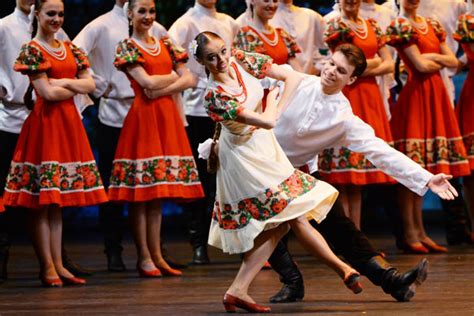 Russia’s 5 greatest folk song and dance ensembles - Russia Beyond