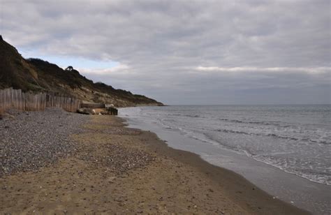 South Wight : Whitecliff Bay Photo | UK Beach Guide