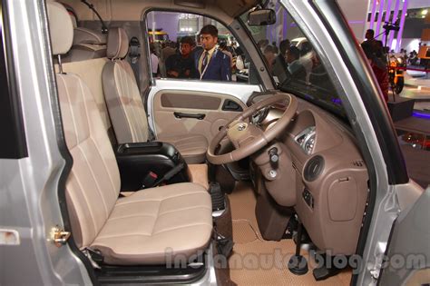 Mahindra Supro customised version - Auto Expo 2016 Live