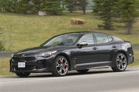 2018 Kia Stinger GT Specs: Closer Look by the Numbers | TractionLife