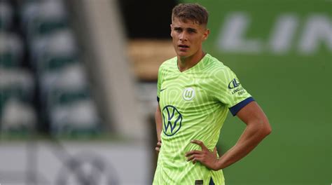 VfL Wolfsburg: Micky van de Ven würde über Wechsel in andere Top-Liga ...