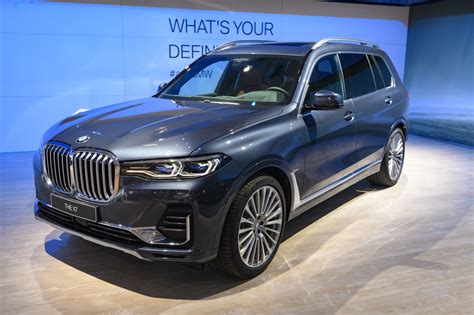 The 2021 BMW X7 Oddly Has Less Cargo Space Than the BMW 3 Series Sedan