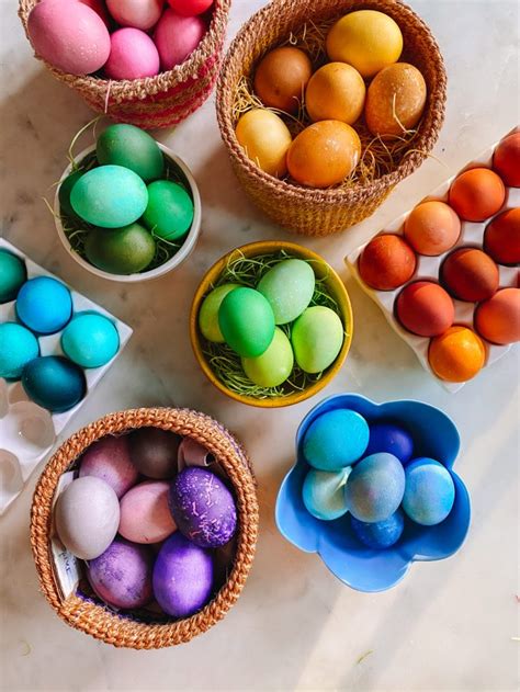 How To Dye Easter Eggs with Food Coloring - Studio DIY