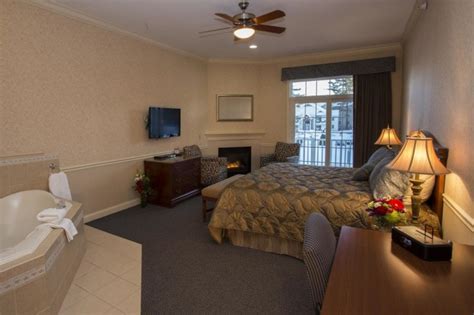 12 Hotels In NH With In room Jacuzzi and Fireplace: Romantic Getaway