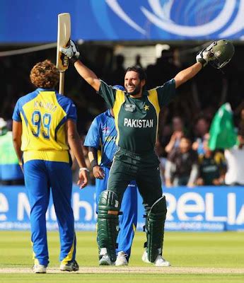 Live Cricket Magazine: shahid afridi sixes