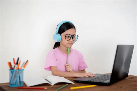 6 Health Tips for Students in Online Classes | Makati Med