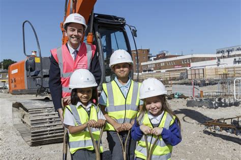 Ground-breaking of Hounslow Town Primary School – theoraclegroup.co.uk