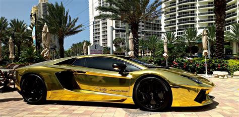 Lamborghini Aventador all made up of solid gold! | Gold lamborghini ...