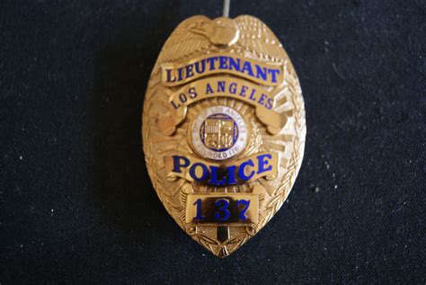 Los Angeles Police Badge,Obsolete Series 5 badge Lieutenant Badge 3 digits 30's - US