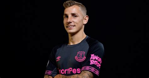 Everton boss discusses 'enormous desire' to do Digne deal - Football365