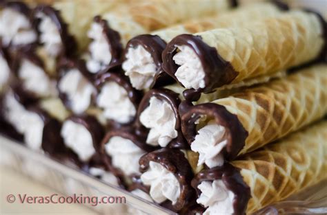 PIZZELLE ROLLS (CANNOLI) | Pizzelle recipe, Cannoli recipe, Italian cookie recipes