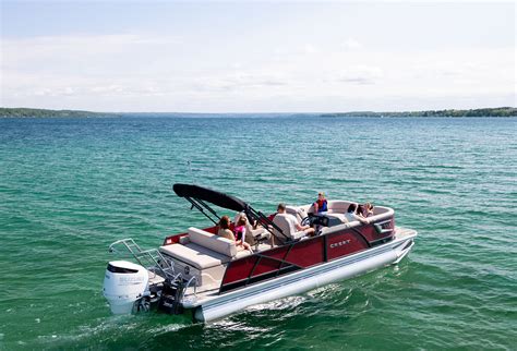 Crest Pontoons | Find Your Perfect Pontoon Boat Today!