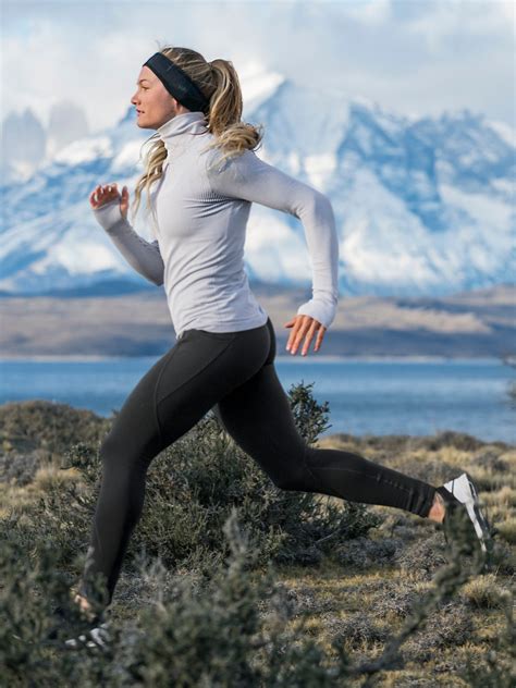 Flurry Base Layer Turtleneck | Athleta Gym Clothes Women, Running ...