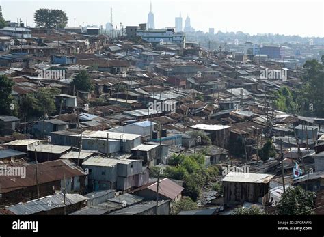 KENYA, Nairobi, Kibera slum / KENIA, Nairobi, Slum Kibera Stock Photo - Alamy