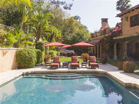 Sofia Vergara Dropped $10.6 Million On A Villa In The Heart Of Beverly Hills - Trulia's Blog