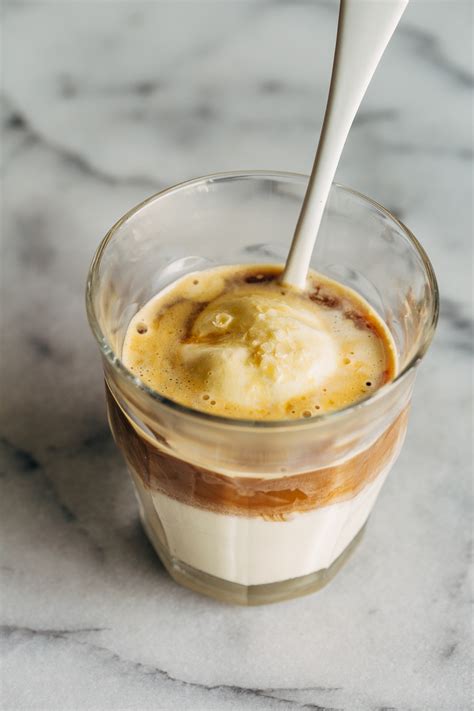 2-Ingredient Affogato Recipe (plus variations) - Kitchen Konfidence