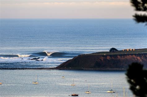 Spot Check: Maverick's Surfing Guide [with HD Photos and Video]