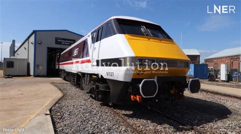 New Livery For LNER's InterCity 225 Fleet | Railvolution