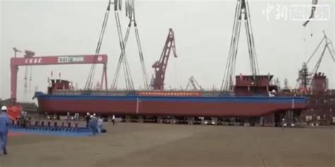 A new all-electric cargo ship with a massive 2.4 MWh battery pack launches in China | Electrek