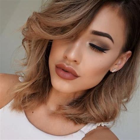 21 Elegant Light Makeup Looks for Every Occasion (2024) – SheIdeas