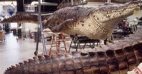 Lake Placid - Building the 30-Foot Animatronic Crocodile | Stan Winston ...