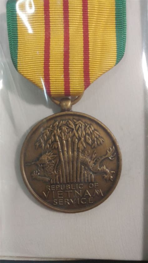 AUTHENTIC MILITARY MEDAL - REPUBLIC OF VIETNAM SERVICE - Schmalz Auctions