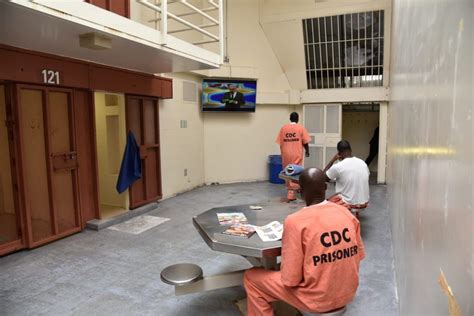 California may up its rehab efforts to keep ex-inmates from returning to prison