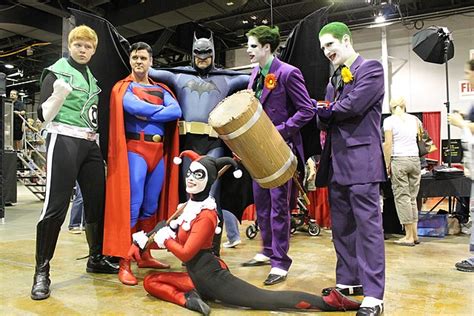 File:Chicago Comic Con.jpg - Wikimedia Commons