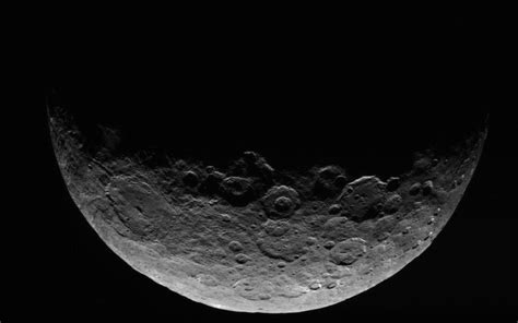 Closest Images of Ceres to Date Reveal More Icy Flashes