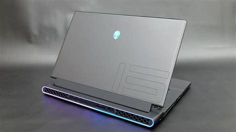 A closer look : Alienware m15 R2 review: The best-looking Alienware laptop yet - HardwareZone.com.sg