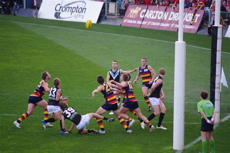 Geoff Thompsons Blog: AFL Showdown-Crows v Power 31/7/11