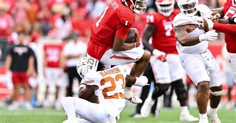 Jahdae Barron: Texas Longhorns Defensive Back Named Thorpe Award Semifinalist - BVM Sports