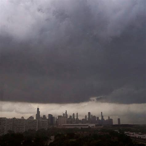 Tornado Touches Down Near Chicago O’Hare Airport - The New York Times