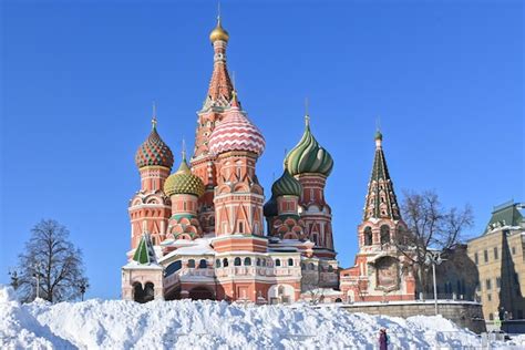 Premium Photo | Red square in moscow after a snowfall