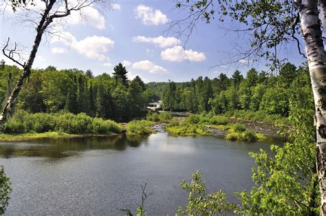 Tahquamenon Falls Hiking: Routes & Tips - Wandering Michigan Wisconsin