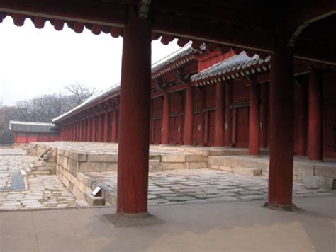 Royal Asiatic Society offers 'Deep-Seoul Walk' - The Korea Times