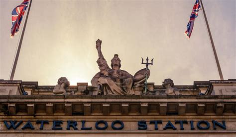 London Waterloo Station Statue Photograph by Jacek Wojnarowski - Fine Art America