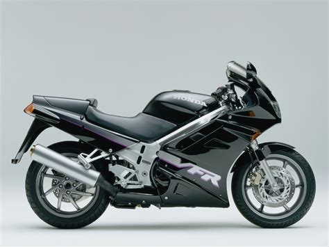 The Honda 750 at MotorBikeSpecs.net, the Motorcycle Specification Database