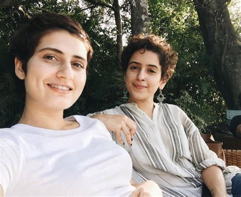 Fatima Sana Shaikh Sanya Malhotra Dangal Film Stills 2 : sanya malhotra ...