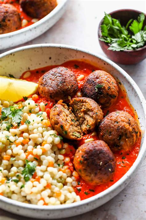 Moroccan Lentil Meatballs with Roasted Red Pepper Sauce | Dishing Out ...