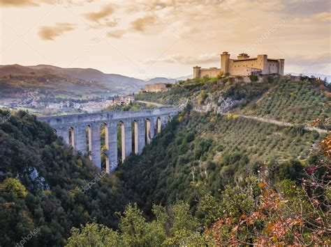 Albornoz medieval castle and Ponte delle Torri, Spoleto, Italy — Stock Photo © Photosimo #129140656