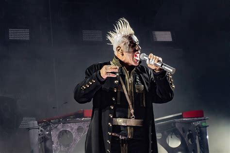 Till Lindemann provoziert mit neuem Würge-Video— Rolling Stone