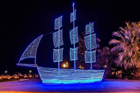 Greeker Than The Greeks: Greek Christmas Customs & Traditions: Christmas Boat Karavaki