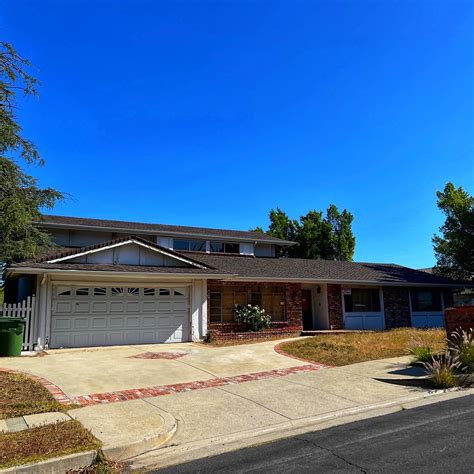 SINGLE FAMILY HOME IN NORTHRIDGE | Bid KW