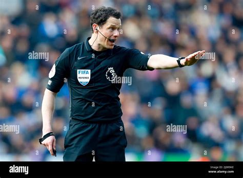 Darren england referee hi-res stock photography and images - Alamy