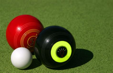 The Beautiful Game of Lawn Bowls – Hobby Craft Helper