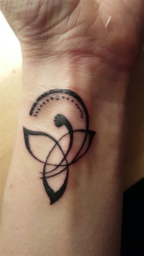 Celtic symbol for family tattoo! | Diseños de tatuaje para parejas, Simbolos celtas tatuajes ...